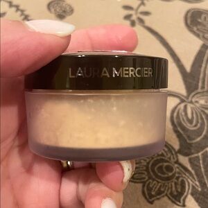 Laura Mercier Loose Setting Powder - Honey